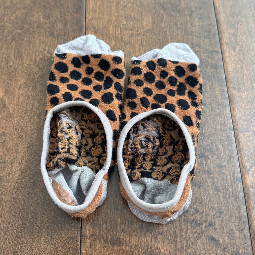 Leopard Print No-Show Socks